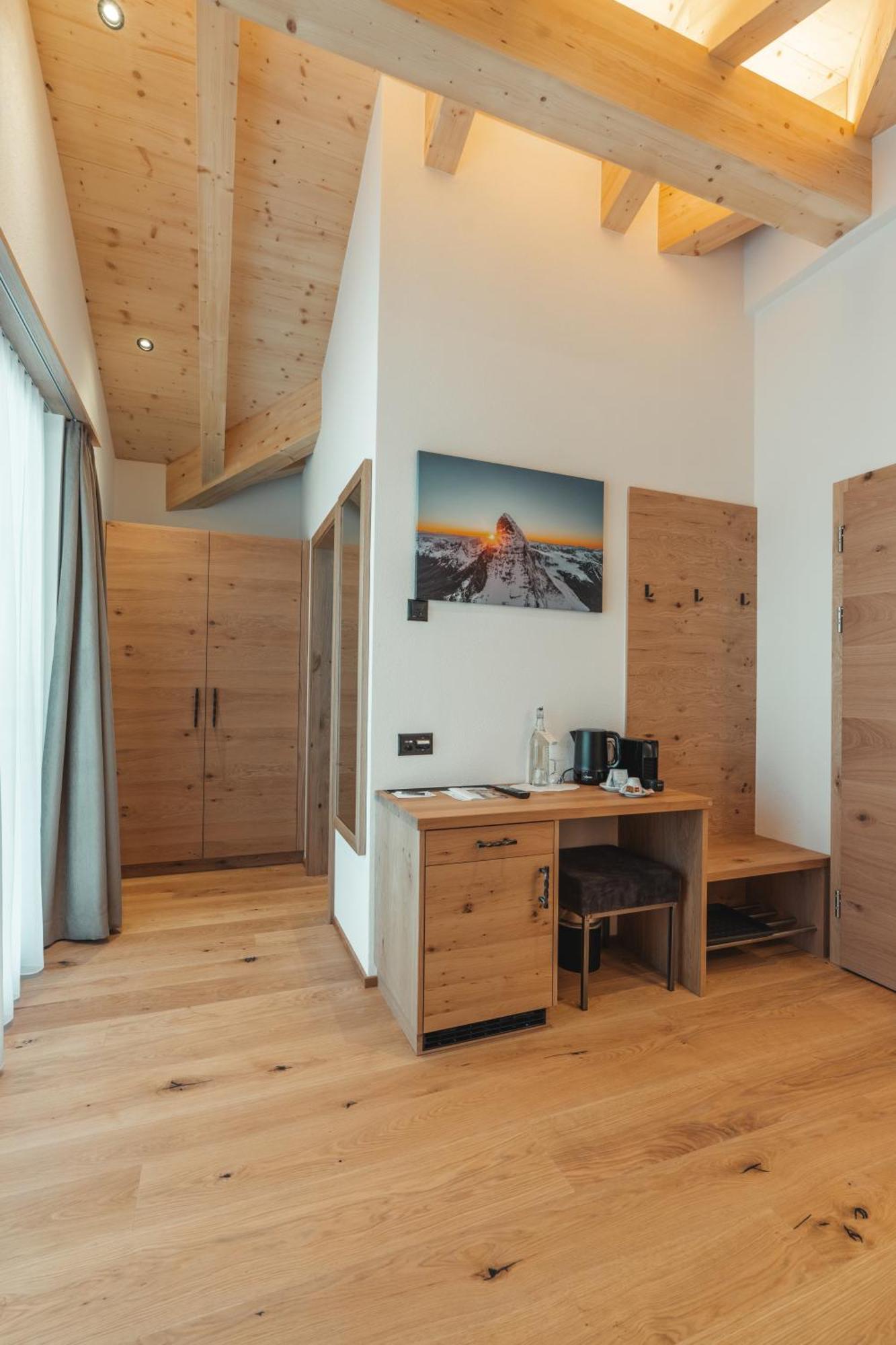 Hotel Porta Cervino 4*